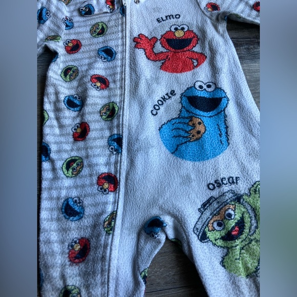 Sesame Street 18M Fleece Footie Pajama - Picture 7 of 7
